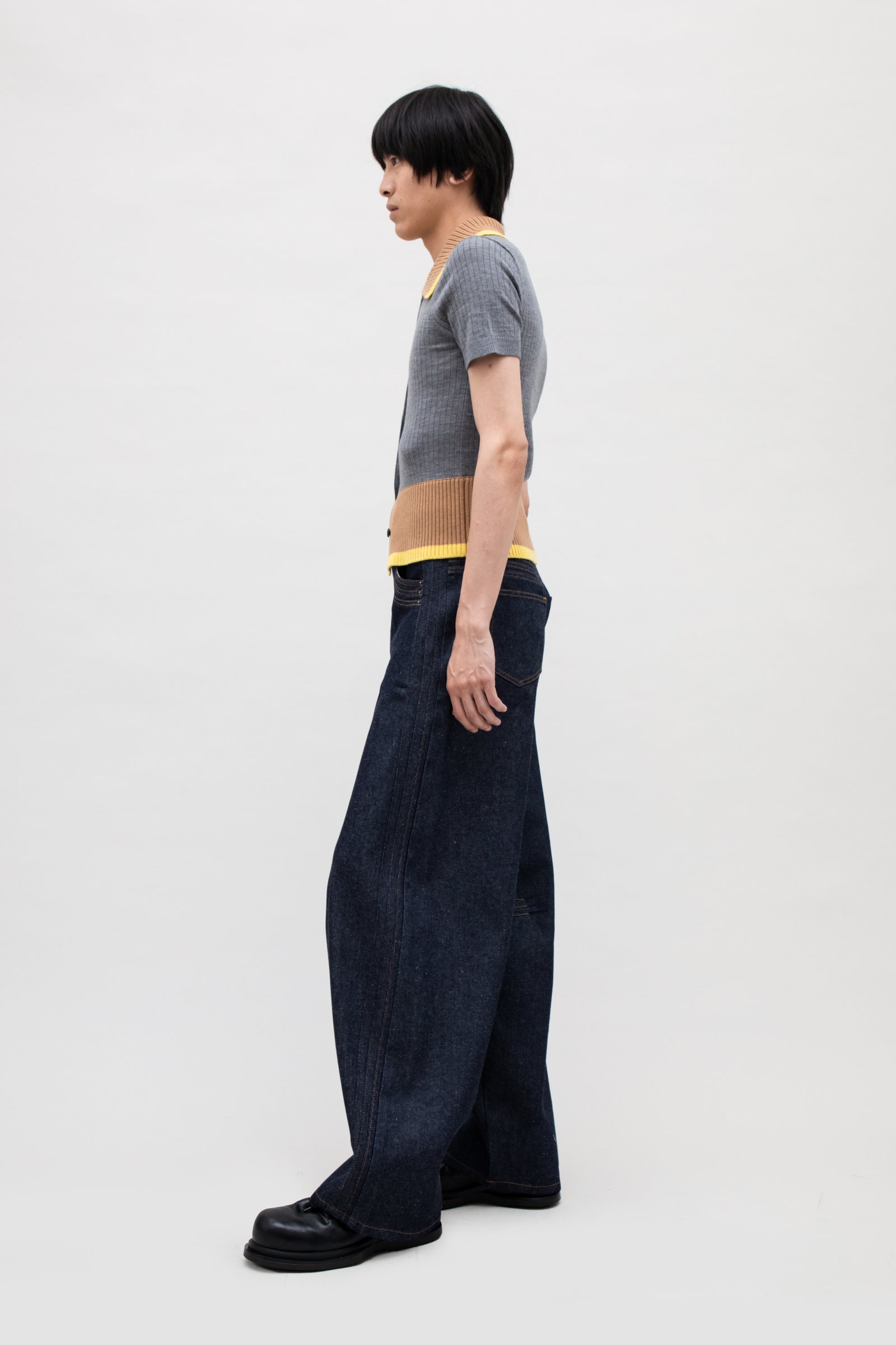 CONTRASTED RIBS KNIT POLO